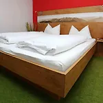Lustiger Hirsch Hotel Akams