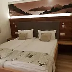 Lustiger Hirsch Hotel Akams