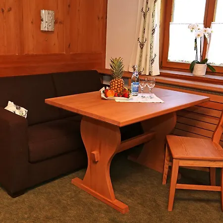 Lustiger Hirsch 3* Akams