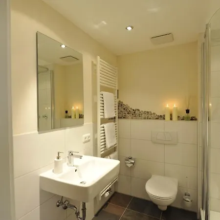 호텔 Lustiger Hirsch 3*