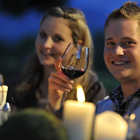 Lustiger Hirsch 3* Akams