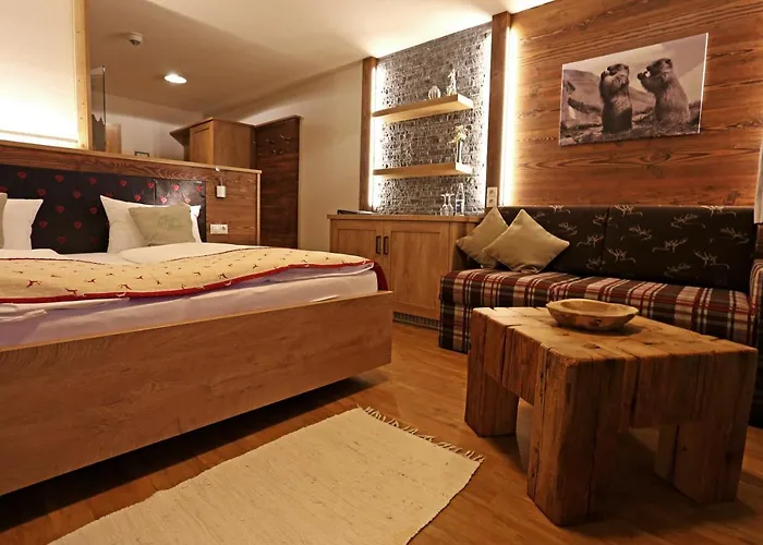 Lustiger Hirsch מלון Akams