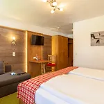 Hotel Lustiger Hirsch