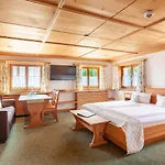 Lustiger Hirsch Hotel