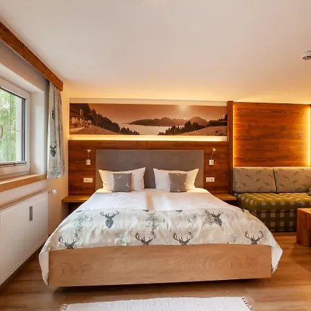 Hotel Lustiger Hirsch Akams