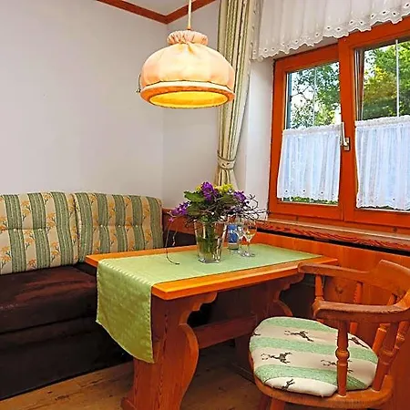 Hotel Lustiger Hirsch Akams