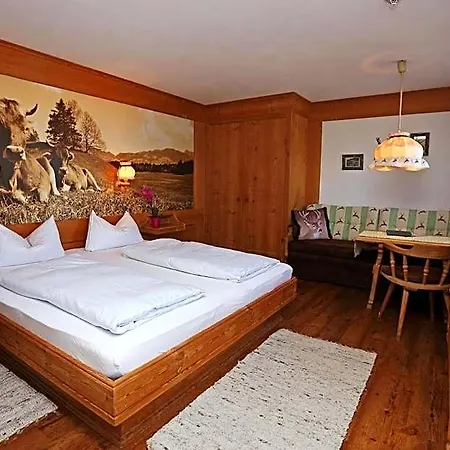 Lustiger Hirsch Hotel 3*