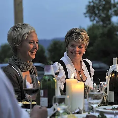 Lustiger Hirsch Hotel Akams