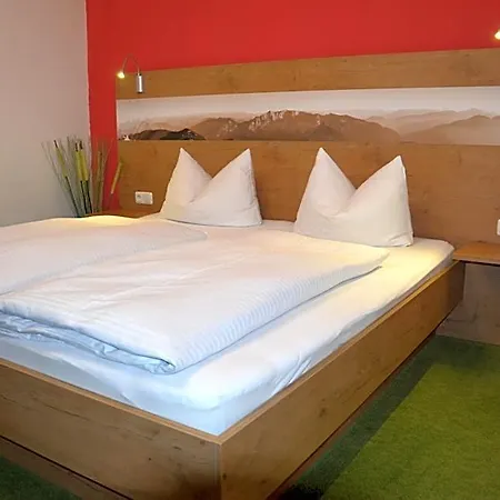 Lustiger Hirsch Hotel