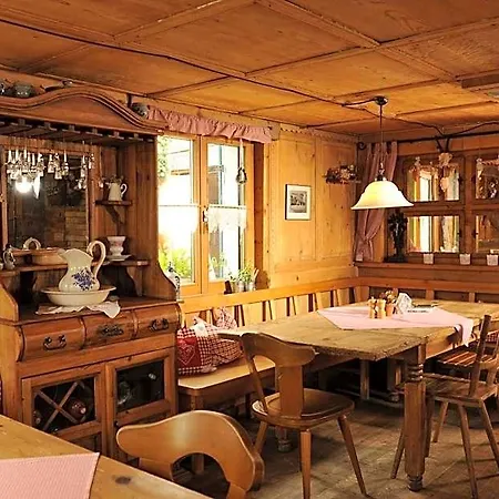Lustiger Hirsch Hotel Akams