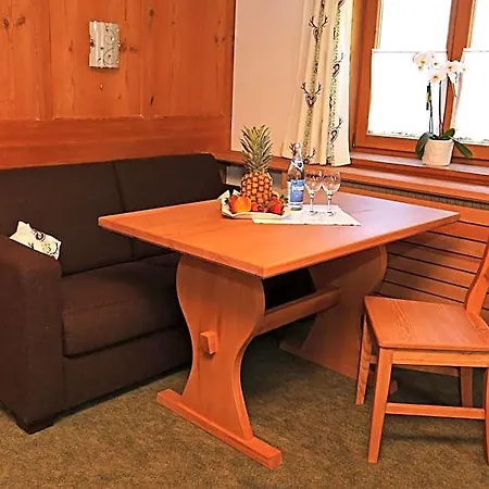 Hotel Lustiger Hirsch Akams