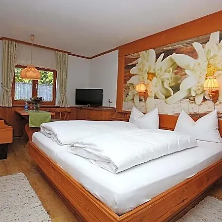 Lustiger Hirsch Hotel 3*