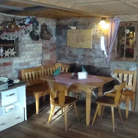 Lustiger Hirsch Szálloda 3*