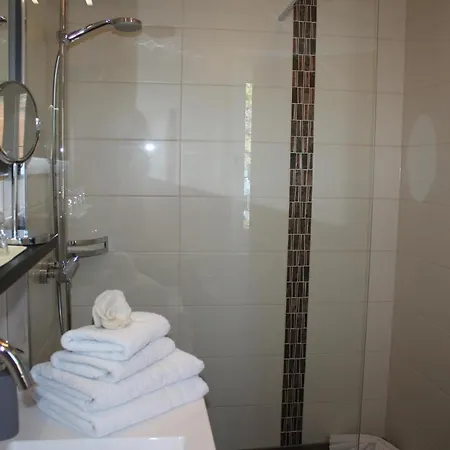 Lustiger Hirsch 3* Akams