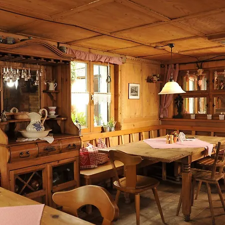 Szálloda Lustiger Hirsch 3*