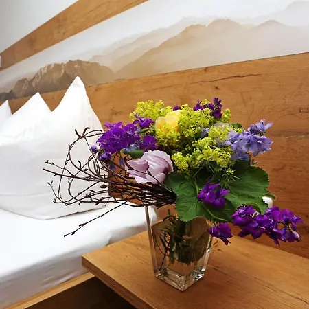 Lustiger Hirsch Szálloda 3*