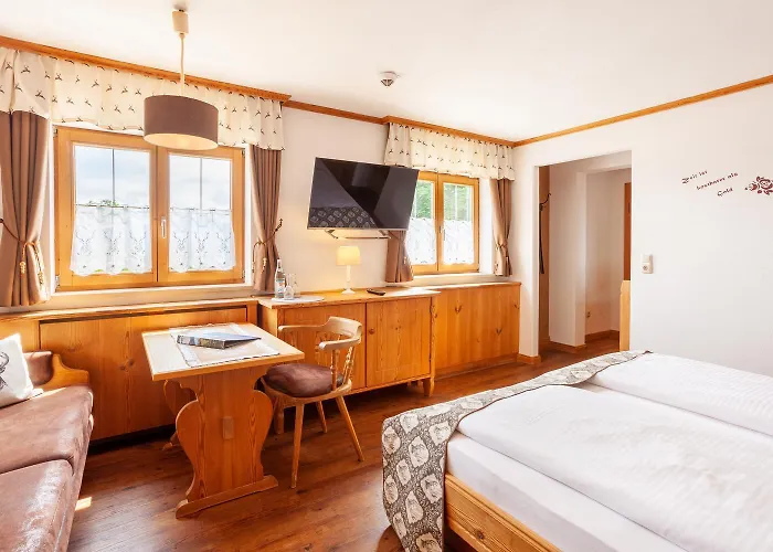 Lustiger Hirsch Hotel 3*