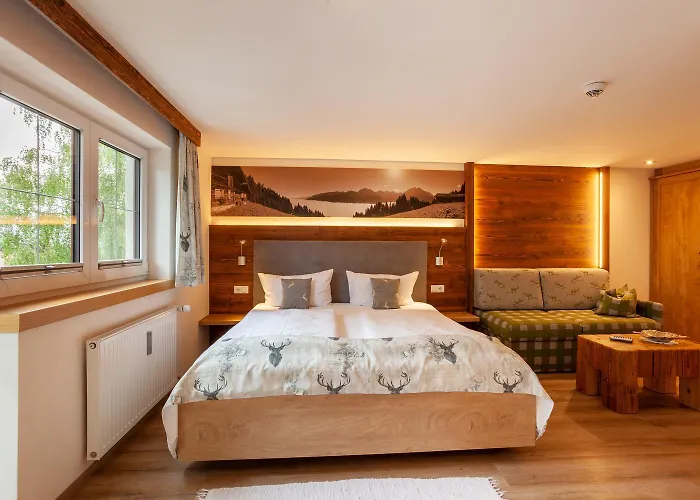 Hotel Lustiger Hirsch Akams