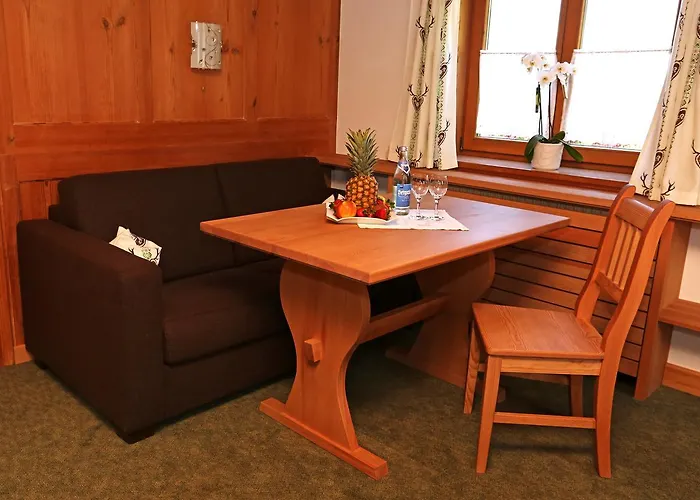 Lustiger Hirsch 3* Akams