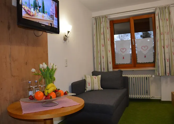 Lustiger Hirsch Szálloda 3*